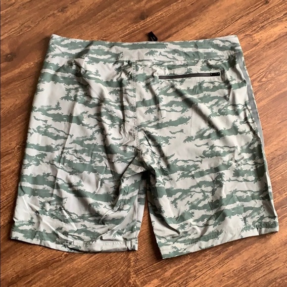 MSX Strahan Green Camo Board Shorts Swim Trunks - Picture 2 of 10